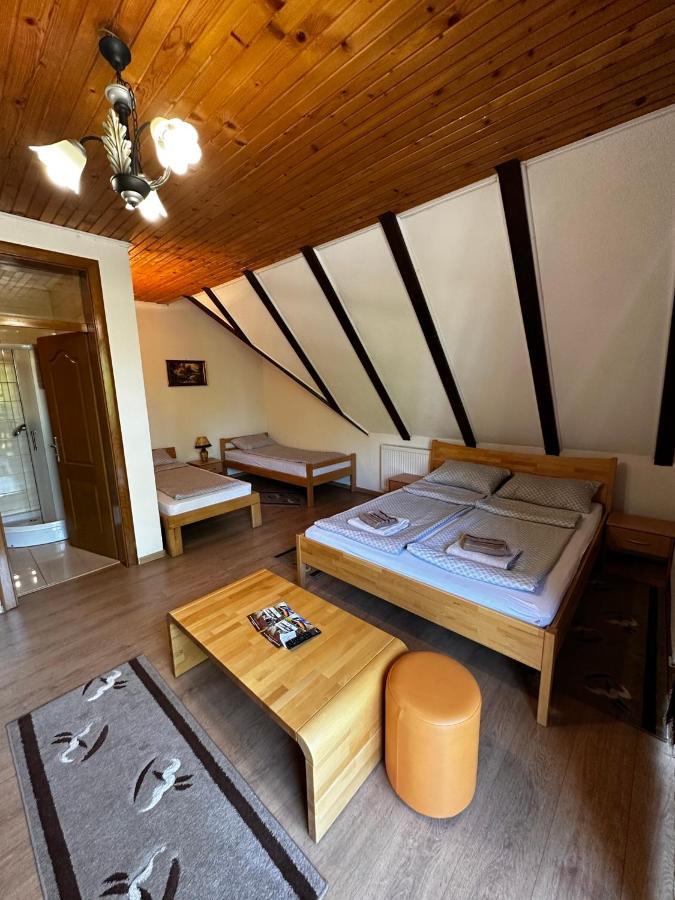 Prenociste/Restoran Lovac Hotell Bihać Exteriör bild
