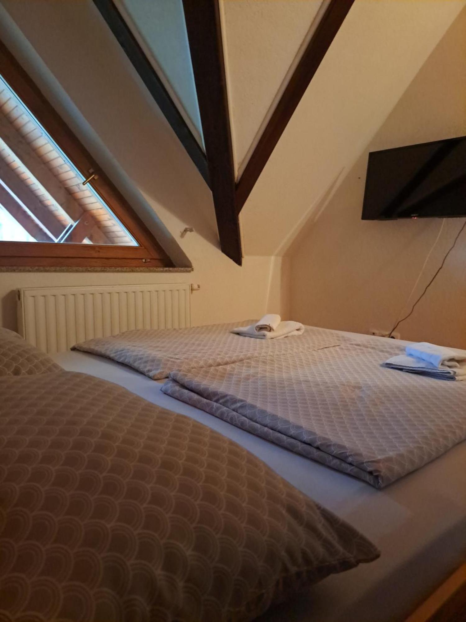Prenociste/Restoran Lovac Hotell Bihać Exteriör bild