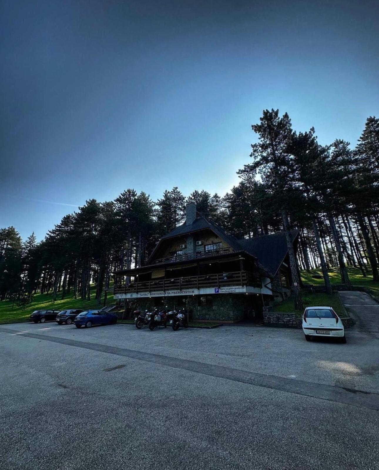 Prenociste/Restoran Lovac Hotell Bihać Exteriör bild
